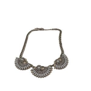 costume jewelry adjustable silver necklace with white detail ethnic